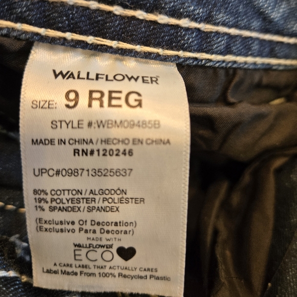 WallFlowerJuniors' WallFlower Insta Stretch Luscious Curvy Bootcut Jeans - Picture 7 of 10